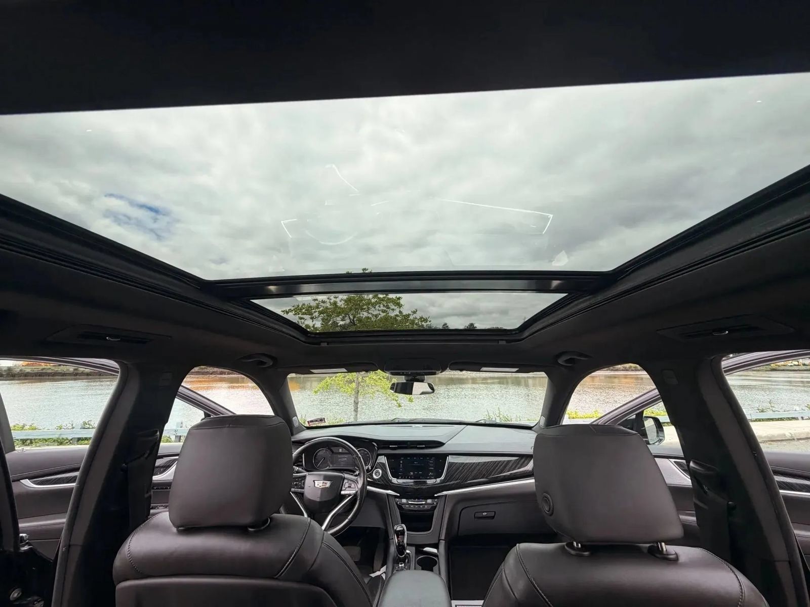 Used 2023 Cadillac XT6 Premium Luxury FWD image 9