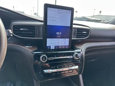 Used 2023 Ford Explorer King Ranch w/ Technology Package image 10