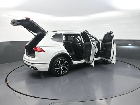Used 2024 Volkswagen Tiguan SEL R-Line AWD/4WD image 35