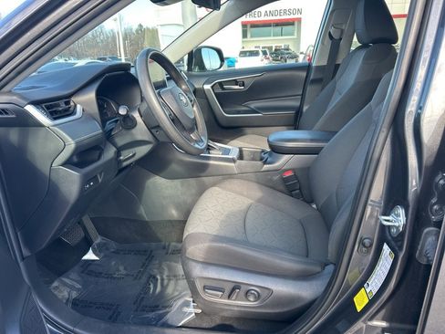 Used 2024 Toyota RAV4 XLE image 2