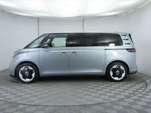 New 2025 Volkswagen ID. Buzz Pro S image 8