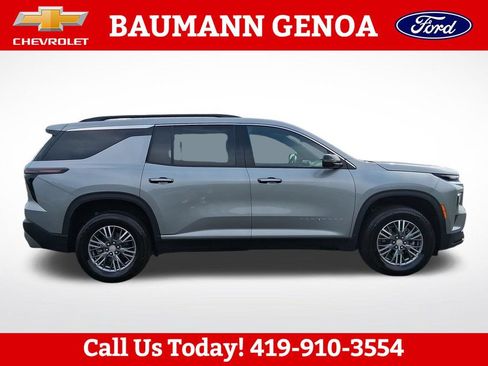 Used 2026 Chevrolet Traverse LT w/ Driver Confidence Package FWD image 7
