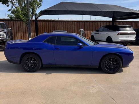 Used 2022 Dodge Challenger SXT w/ Plus Package RWD image 9