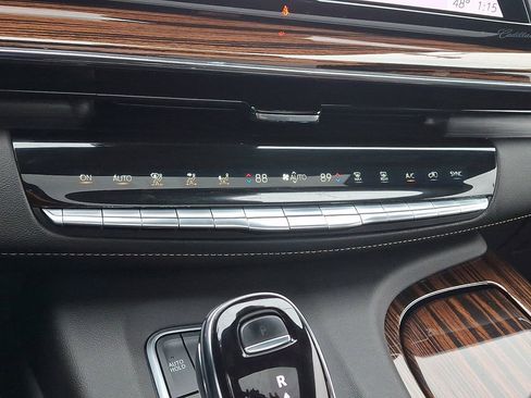 Used 2022 Cadillac Escalade Premium Luxury w/ Performance Package image 17