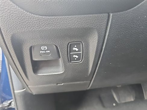 Used 2021 RAM 1500 Big Horn image 17