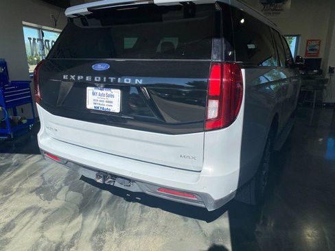 Used 2025 Ford Expedition Max Active AWD/4WD image 6