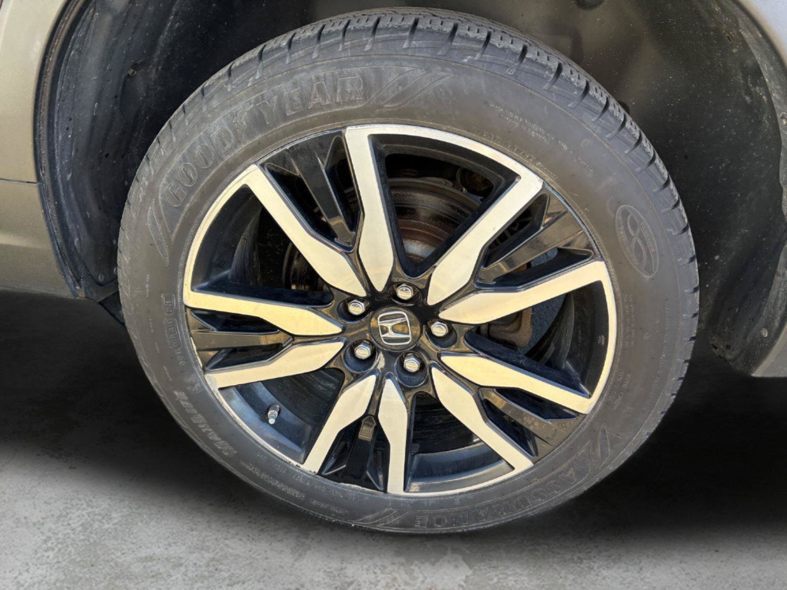 Used 2019 Honda Pilot Touring image 10