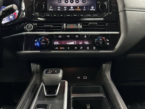 Used 2024 Nissan Pathfinder Platinum image 26