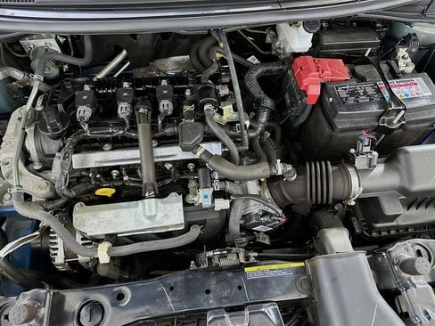 Used 2024 Nissan Versa SR FWD image 28