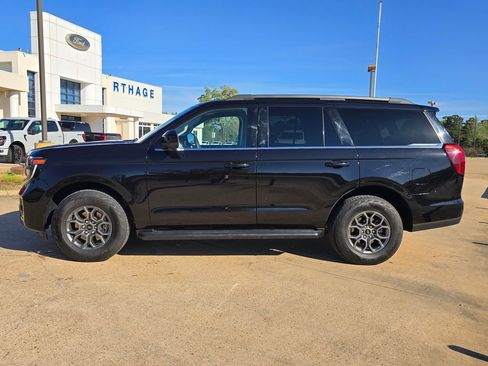 Used 2025 Ford Expedition Active RWD image 2