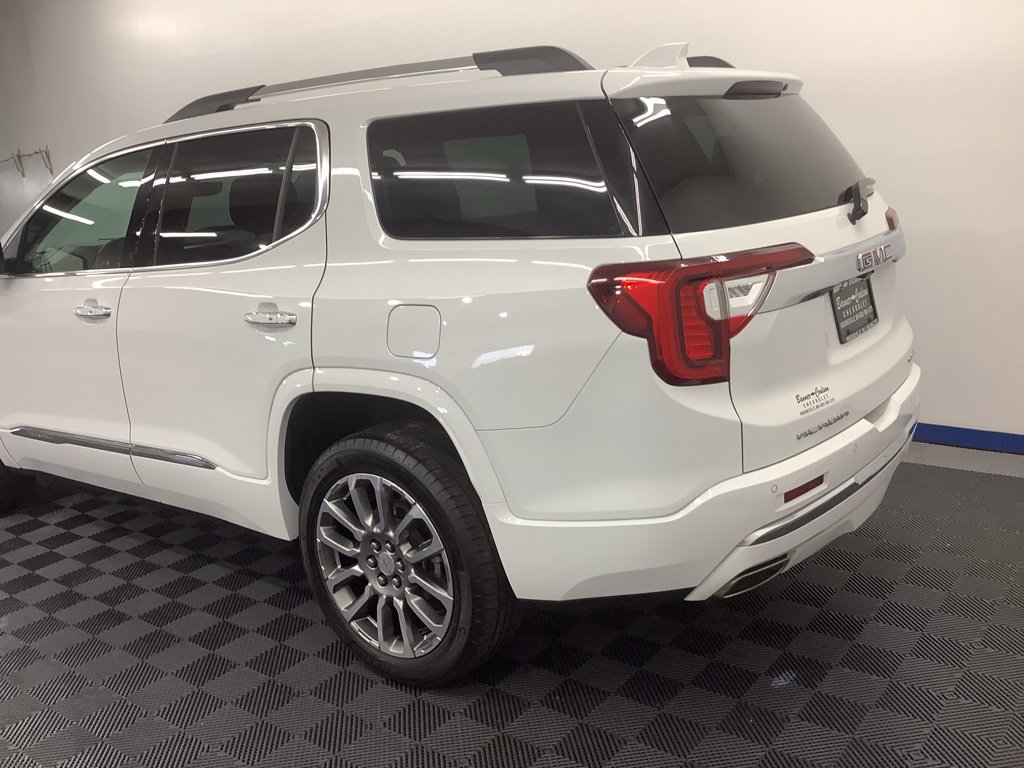 Used 2023 GMC Acadia Denali w/ Denali Technology Package AWD/4WD image 3