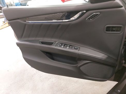 Used 2022 Maserati Quattroporte Modena image 28