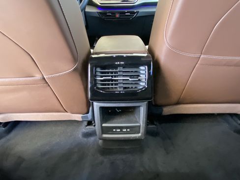 Used 2024 Volkswagen ID.4 Pro AWD/4WD image 28