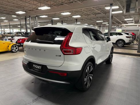 Used 2023 Volvo XC40 B5 Plus w/ Climate Package AWD/4WD image 4