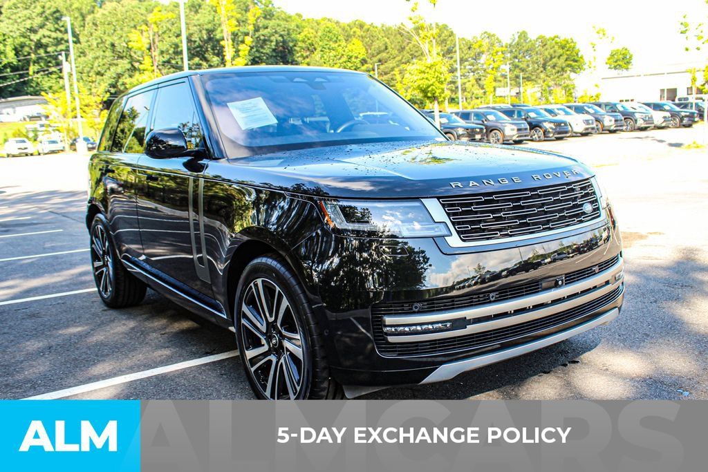 Used 2023 Land Rover Range Rover SE AWD/4WD image 3