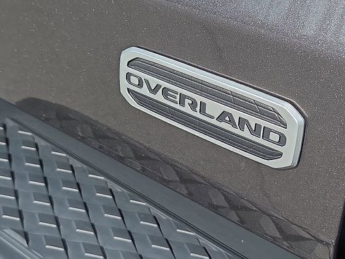 Used 2021 Jeep Gladiator Overland w/ Popular Equipment Package image 8