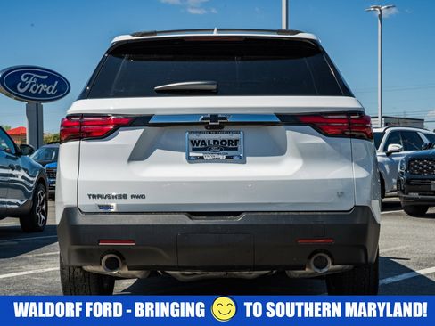 Used 2023 Chevrolet Traverse LT w/ LT Premium Package AWD/4WD image 6