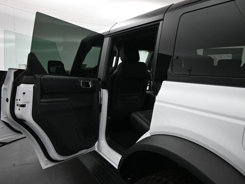 New 2026 Ford Bronco Outer Banks w/ Sasquatch Package AWD/4WD image 19