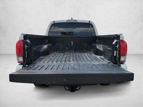 Used 2022 Toyota Tacoma SR5 w/ Technology Package image 6