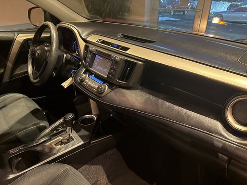 Used 2013 Toyota RAV4 XLE image 23