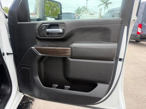 Used 2020 Chevrolet Silverado 2500 LT w/ Convenience Package AWD/4WD image 24