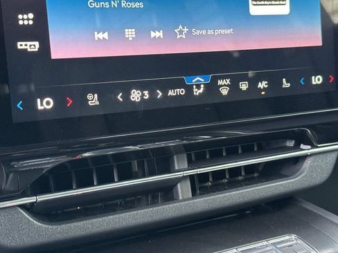 New 2026 Lincoln Nautilus Premier AWD/4WD image 17
