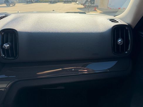 Used 2017 MINI Cooper Countryman FWD image 30