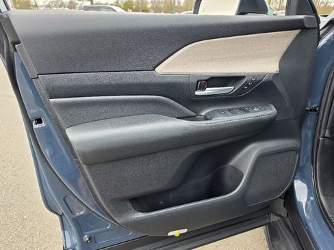 Used 2024 Toyota Grand Highlander Platinum AWD/4WD image 19