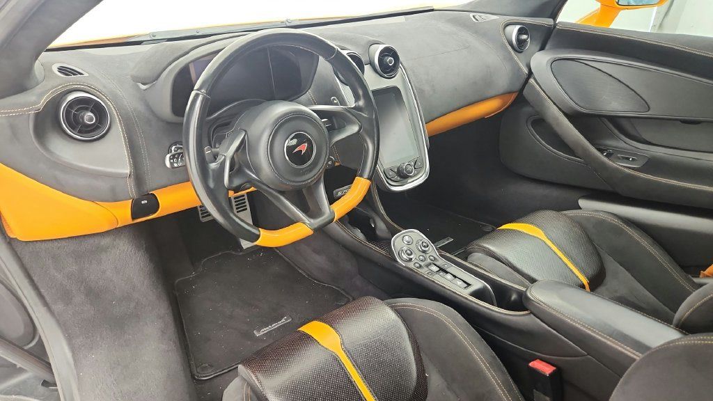 Used 2016 McLaren 570S Coupe RWD image 29