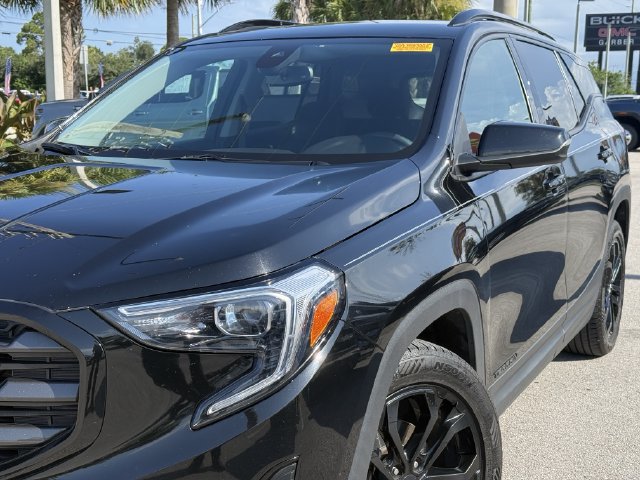 Used 2021 GMC Terrain SLE w/ Driver Convenience Package FWD image 5