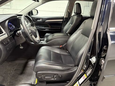 Used 2018 Toyota Highlander XLE w/ Protection Package #3 AWD/4WD image 14