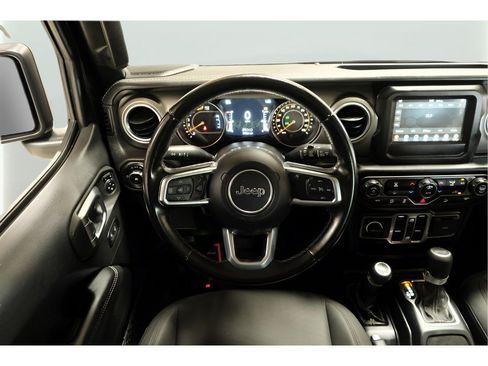 Used 2020 Jeep Wrangler Unlimited Sahara AWD/4WD image 21