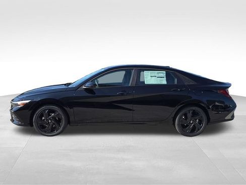 New 2026 Hyundai Elantra SEL Sport FWD image 2