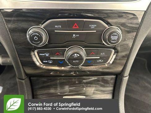 Used 2022 Chrysler 300 Touring w/ Sport Appearance Package image 24