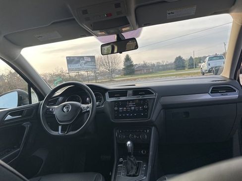 Used 2021 Volkswagen Tiguan SE image 9