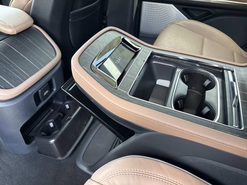 New 2026 Lincoln Navigator Black Label AWD/4WD image 17