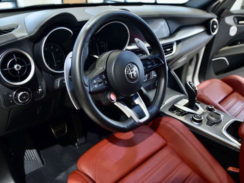 Used 2022 Alfa Romeo Stelvio Veloce AWD/4WD image 11