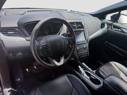 Used 2019 Lincoln MKC Premiere FWD image 9