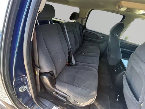 Used 2007 Chevrolet Suburban LT AWD/4WD image 24