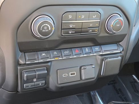 Used 2023 Chevrolet Silverado 1500 Custom image 20