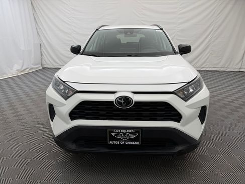Used 2019 Toyota RAV4 LE image 3