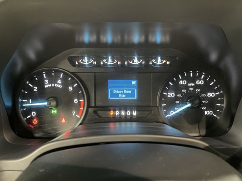 Used 2022 Ford F350 XL w/ Power Equipment Group image 19