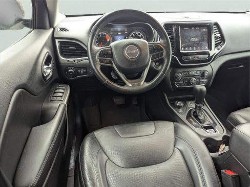 Used 2020 Jeep Cherokee Limited image 18