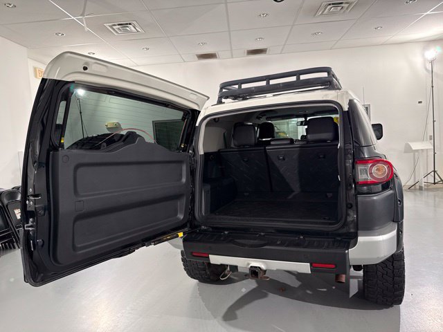 Used 2012 Toyota FJ Cruiser 4WD w/ Upgrade Pkg image 10