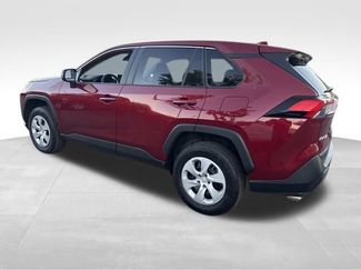 Used 2024 Toyota RAV4 LE AWD/4WD video 3