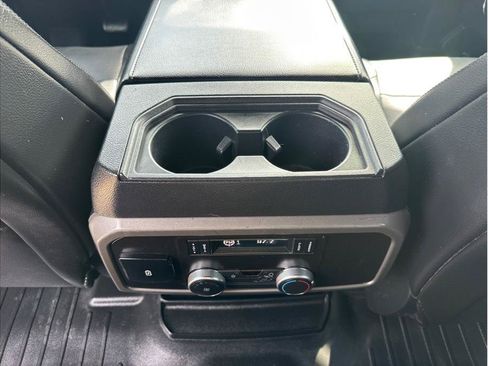 Used 2018 Ford Expedition XLT AWD/4WD image 19
