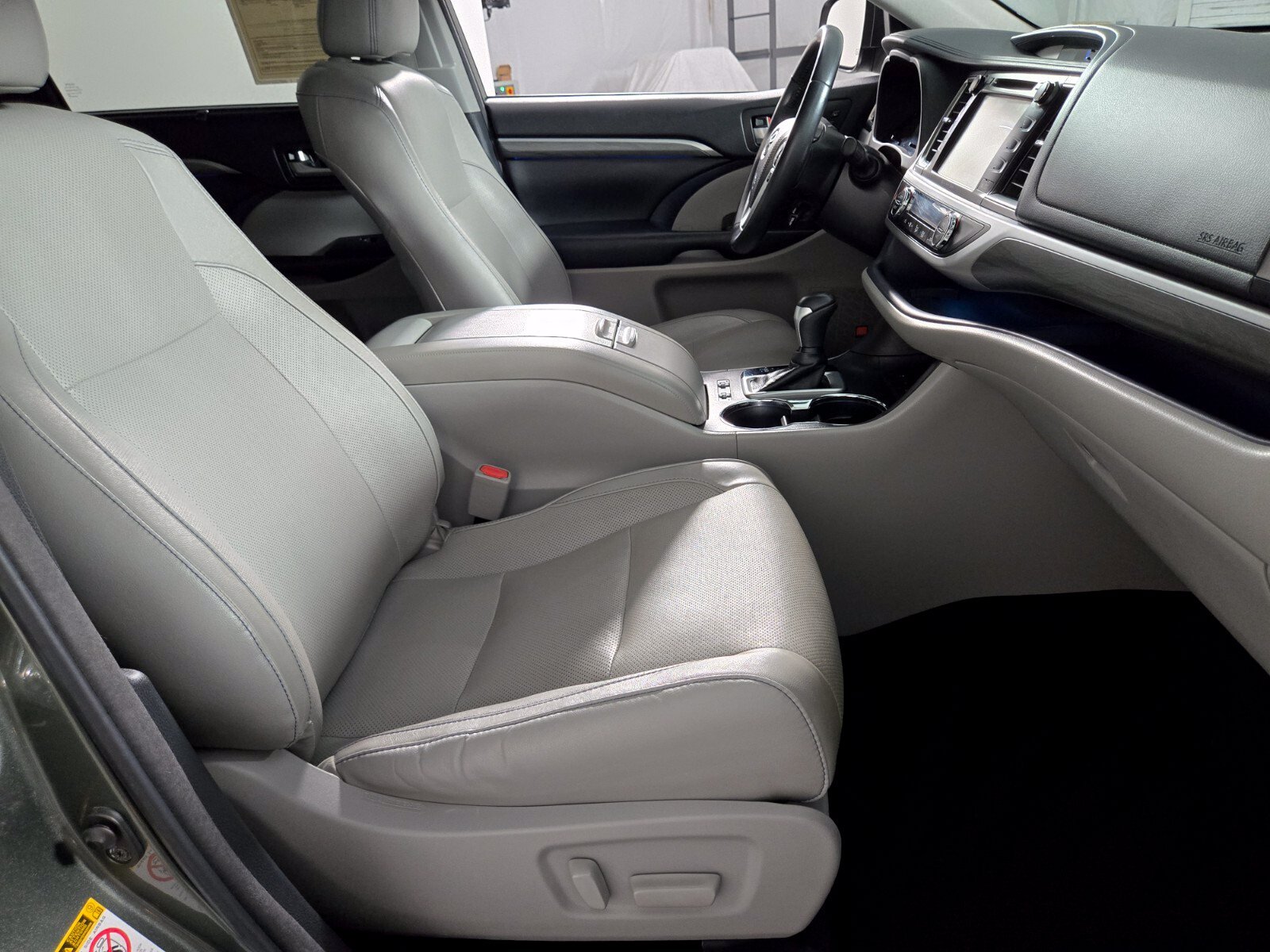 Used 2018 Toyota Highlander Limited AWD/4WD image 20