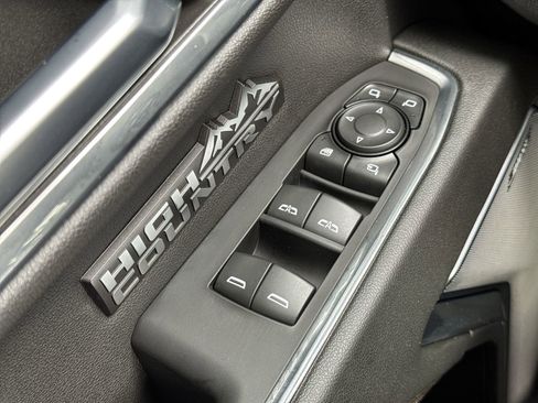 Used 2024 Chevrolet Silverado 1500 High Country w/ High Country Premium Package image 23