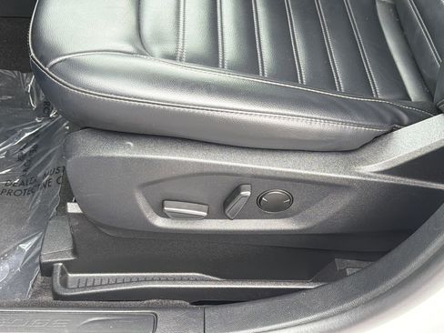 Certified 2024 Ford Edge SEL image 17