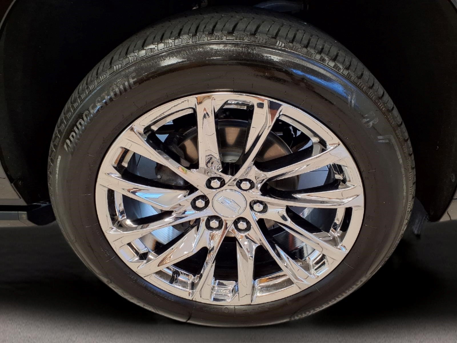 Certified 2025 Cadillac Escalade ESV Premium Luxury w/ LPO, Radiant Package AWD/4WD image 8